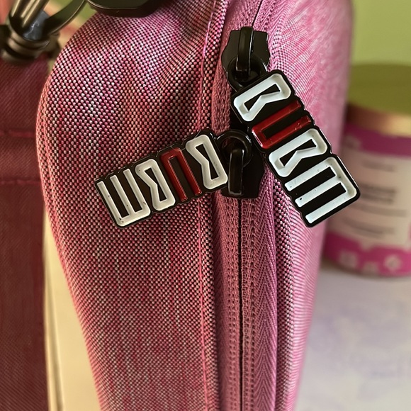 NWOT Be Unique Be Myself Electronic Organizer/Travel Gadget Bag - Picture 4 of 7